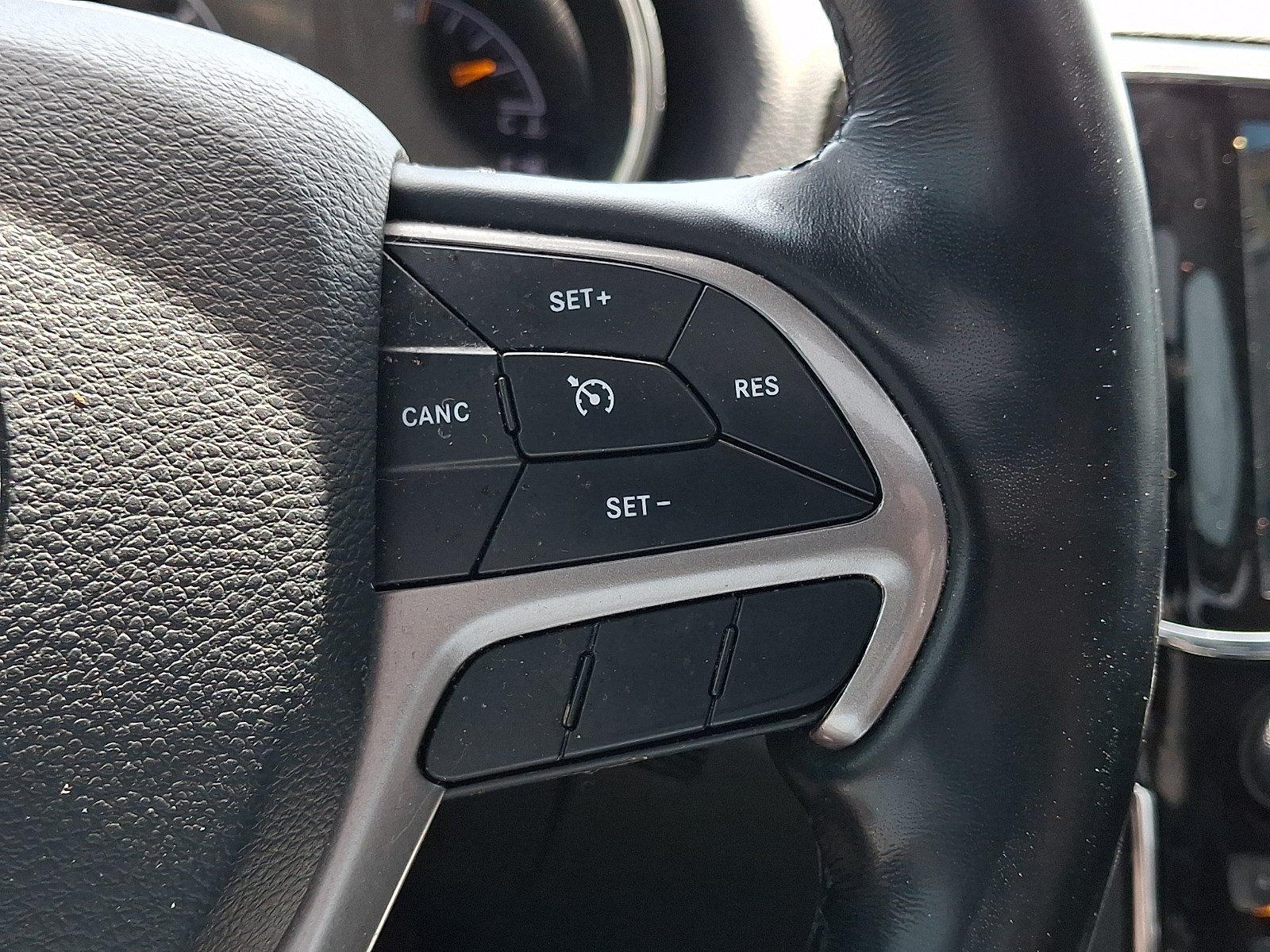 Used 2021 Jeep Grand Cherokee Limited w/ Premium Lighting Group AWD/4WD image 25