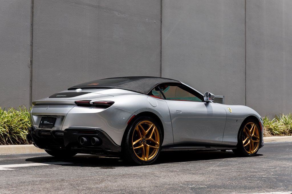 Used 2024 Ferrari Roma Spider RWD image 15