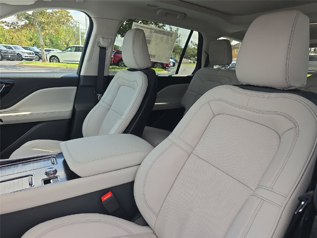 New 2026 Lincoln Aviator Reserve AWD/4WD image 16
