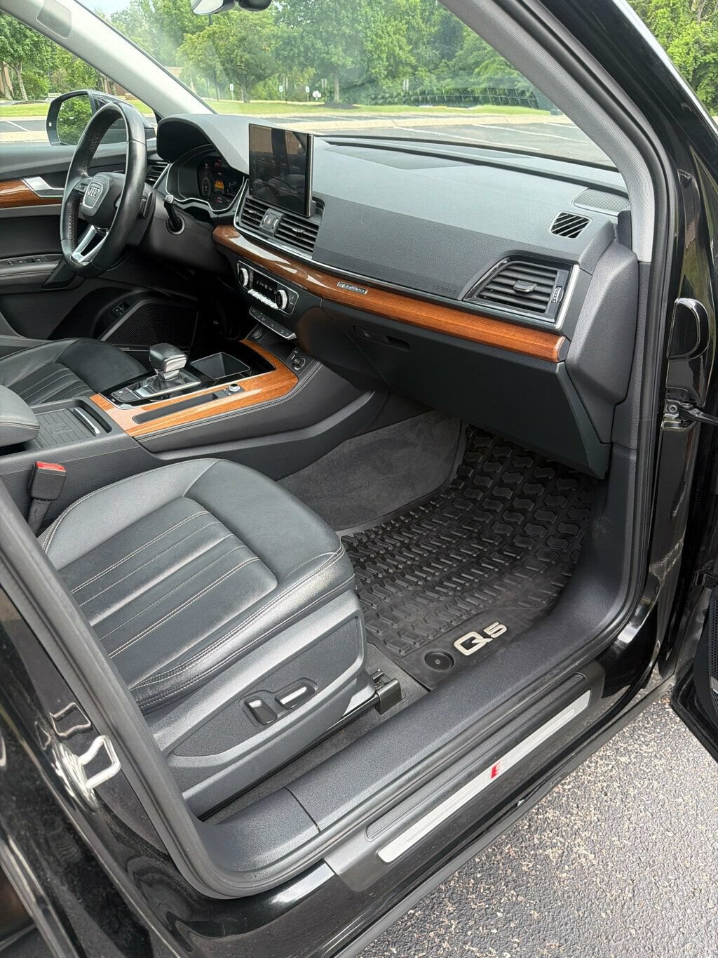 Used 2021 Audi Q5 e Premium Plus w/ Premium Plus Package AWD/4WD image 12