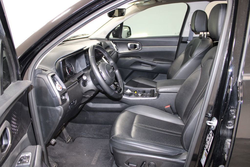 Used 2023 Kia Sorento S w/ Panoramic Sunroof Package image 16