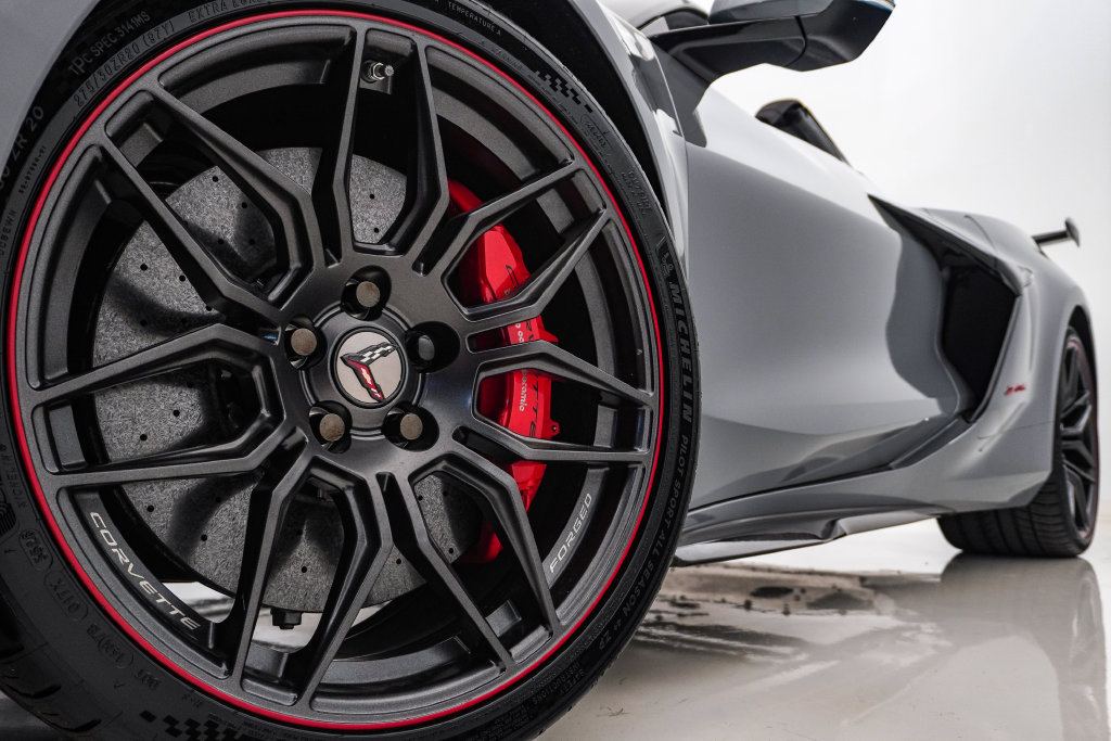 Used 2025 Chevrolet Corvette Z06 w/ Z07 Performance Package RWD image 5