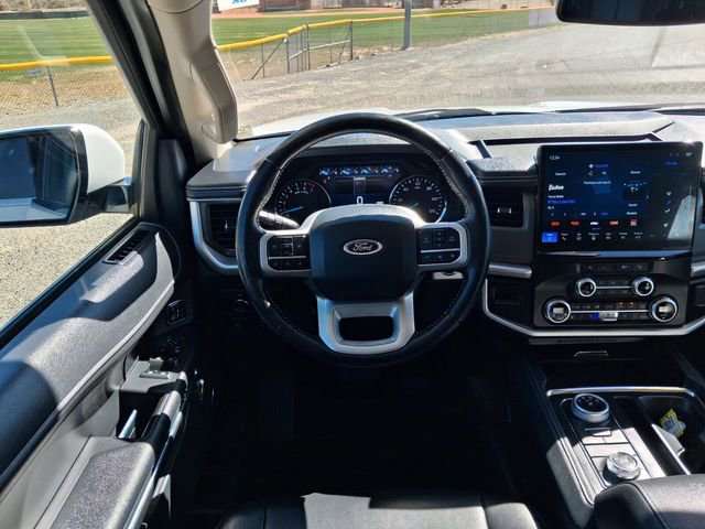 Used 2024 Ford Expedition XLT image 12