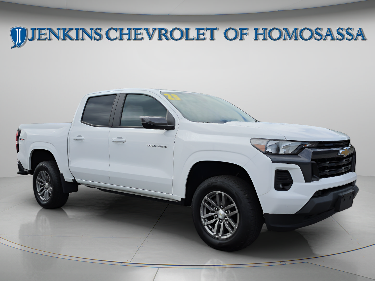 Used 2023 Chevrolet Colorado LT w/ LT Convenience Package II AWD/4WD image 2