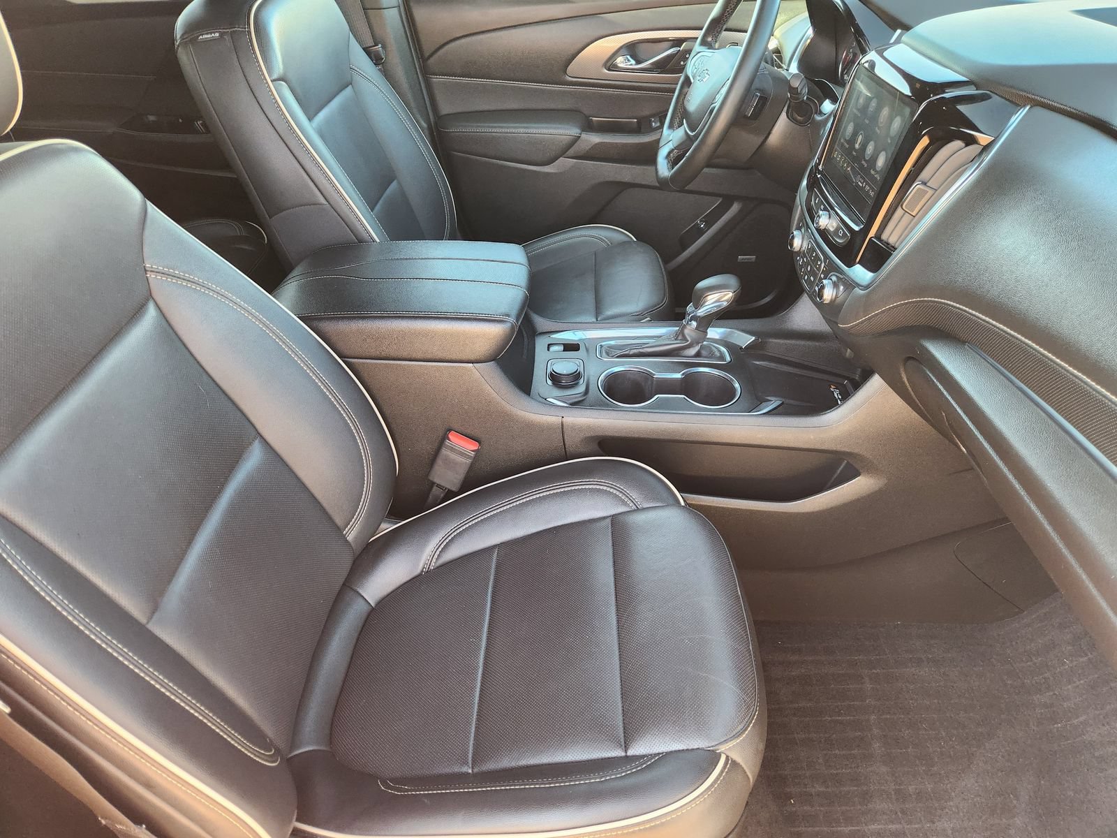 Used 2023 Chevrolet Traverse Premier w/ Redline Edition FWD image 17