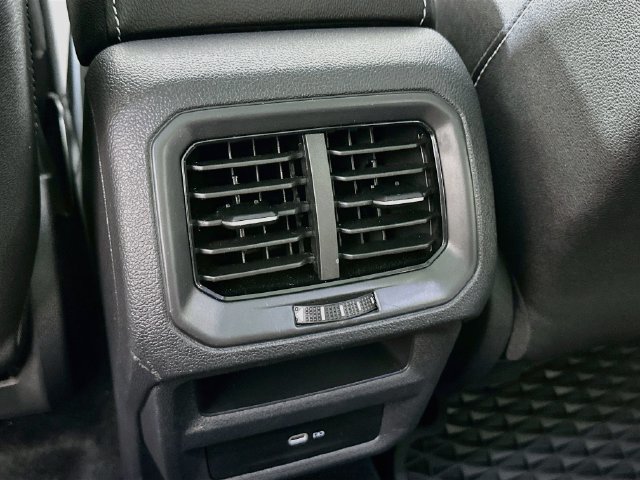 Certified 2025 Volkswagen Taos SEL AWD/4WD image 26