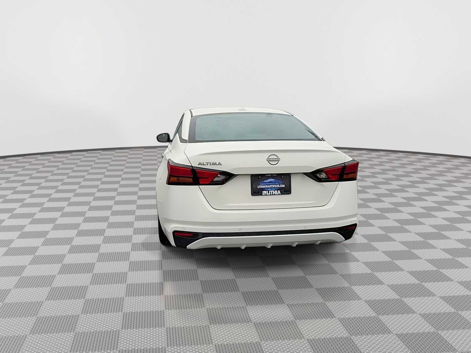 Used 2025 Nissan Altima 2.5 SV FWD image 7