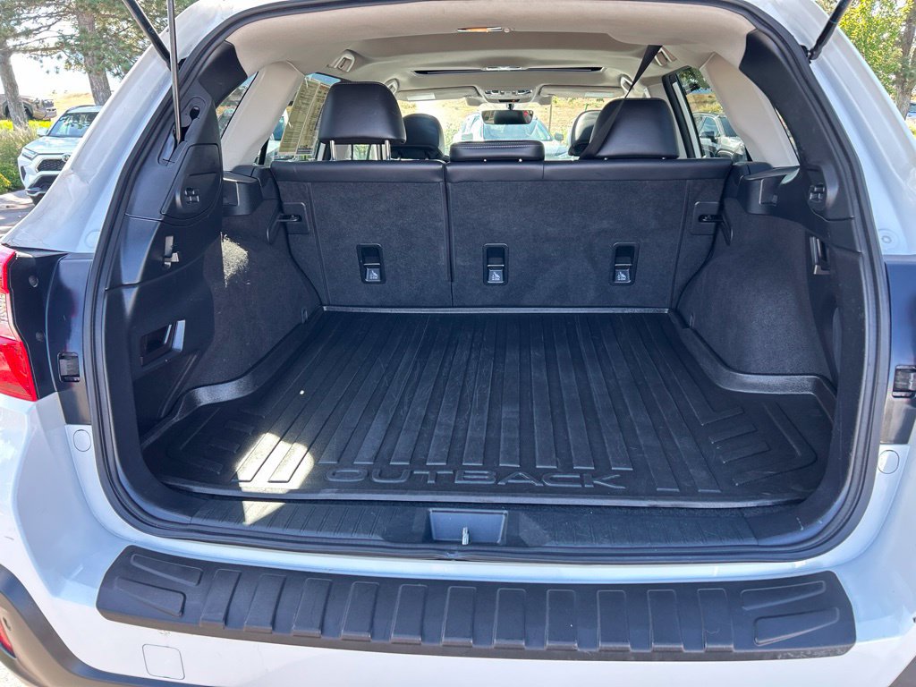 Used 2019 Subaru Outback 2.5i Limited AWD/4WD image 18