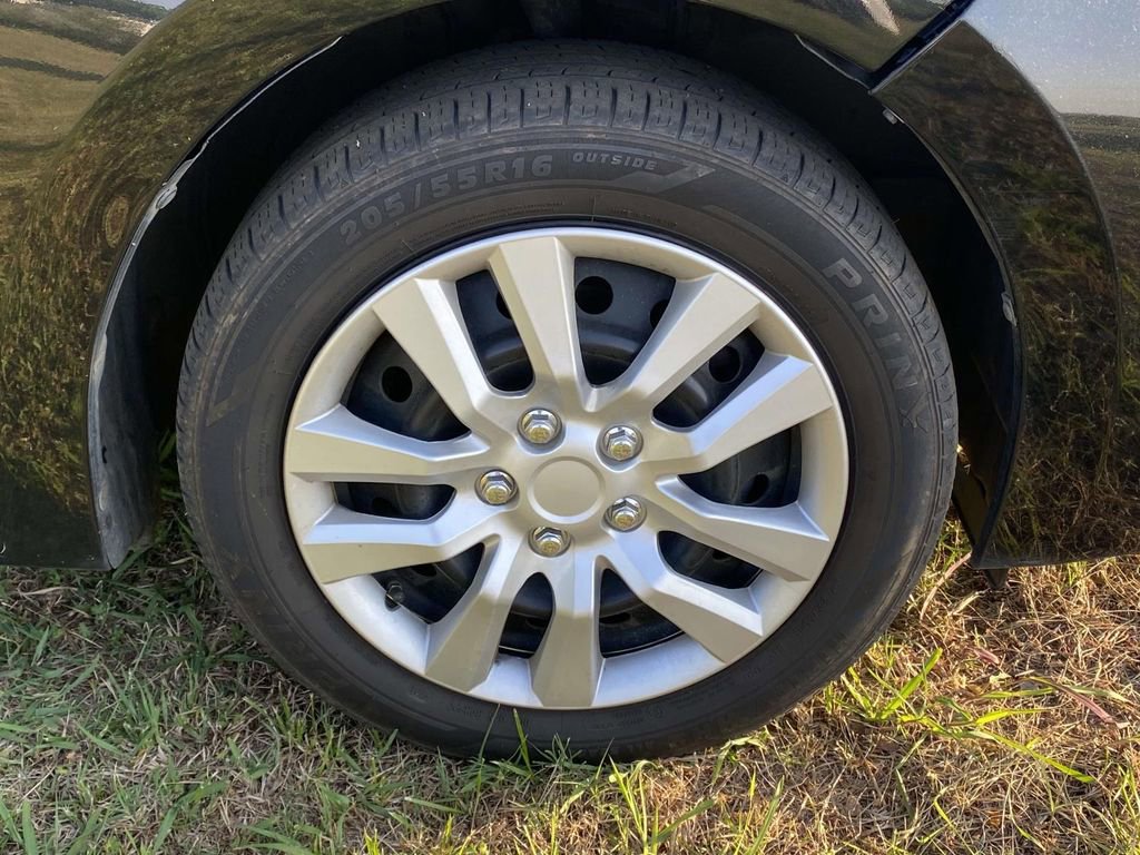 Used 2019 Toyota Corolla LE FWD image 9