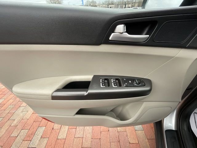 Used 2022 Kia Sportage LX image 10