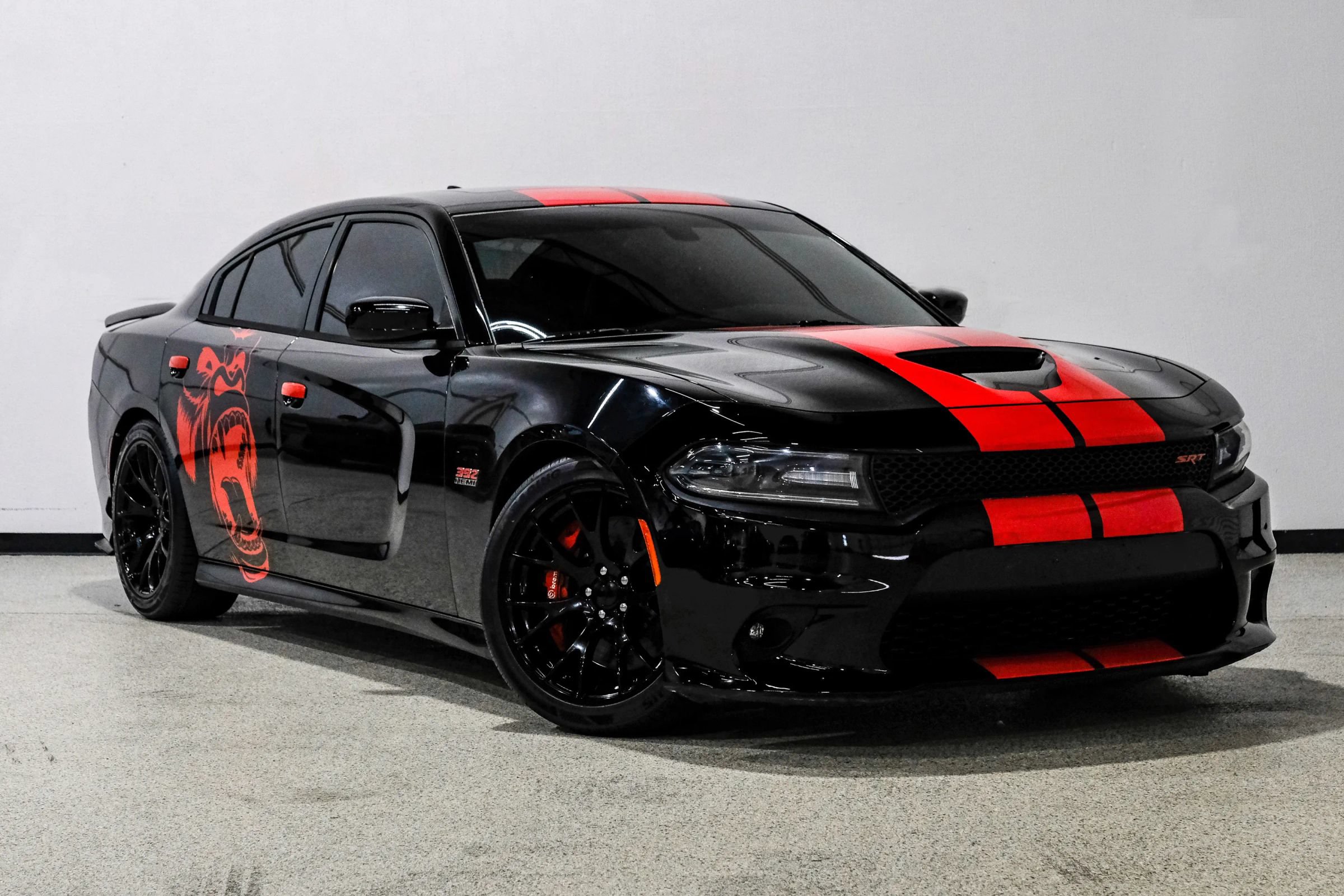Used 2016 Dodge Charger SRT w/ Harman/Kardon Audio Group RWD image 4