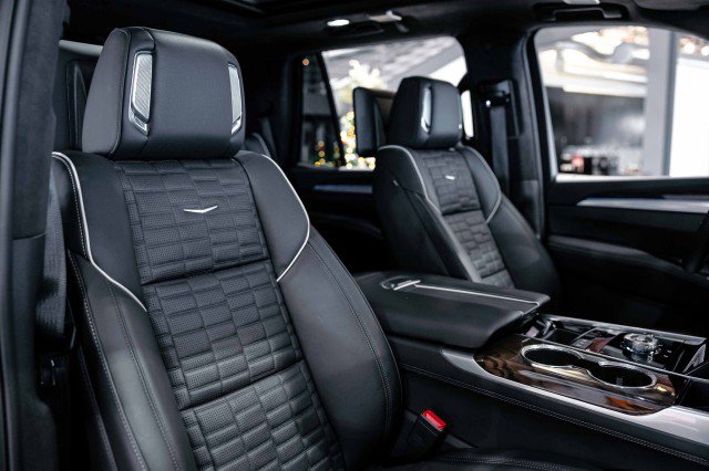 Used 2025 Cadillac Escalade Sport Platinum w/ LPO, ONYX Package image 33