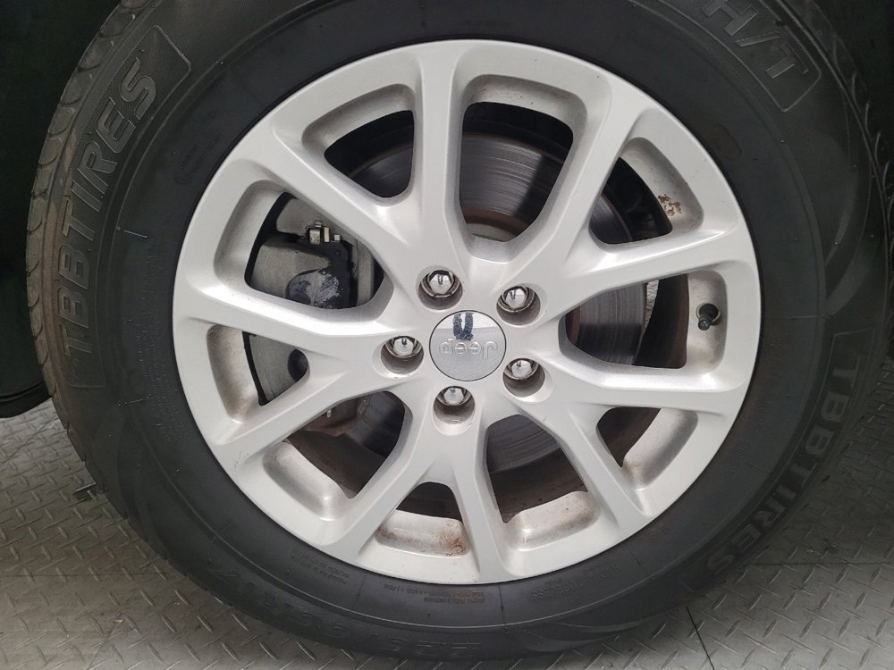 Used 2015 Jeep Cherokee Latitude w/ Trailer Tow Group image 31