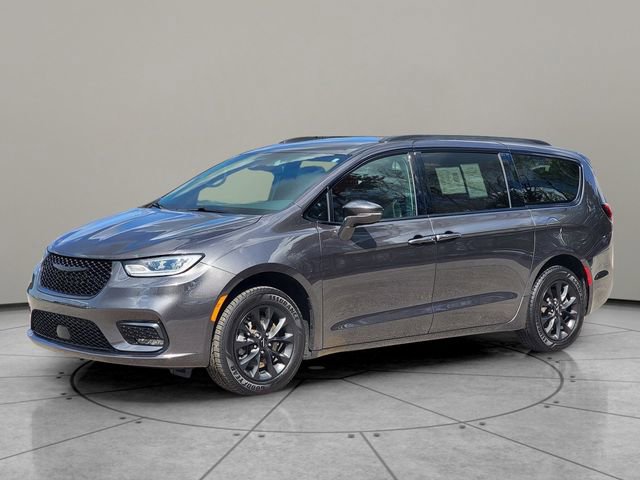 Certified 2021 Chrysler Pacifica Touring-L w/ S Appearance Package AWD/4WD image 3