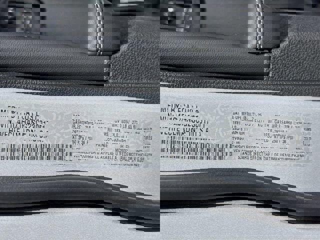 Used 2025 Jeep Grand Cherokee Altitude AWD/4WD image 32