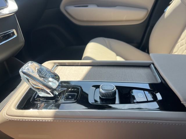 New 2026 Volvo XC90 B5 Plus w/ Protection Package AWD/4WD image 35