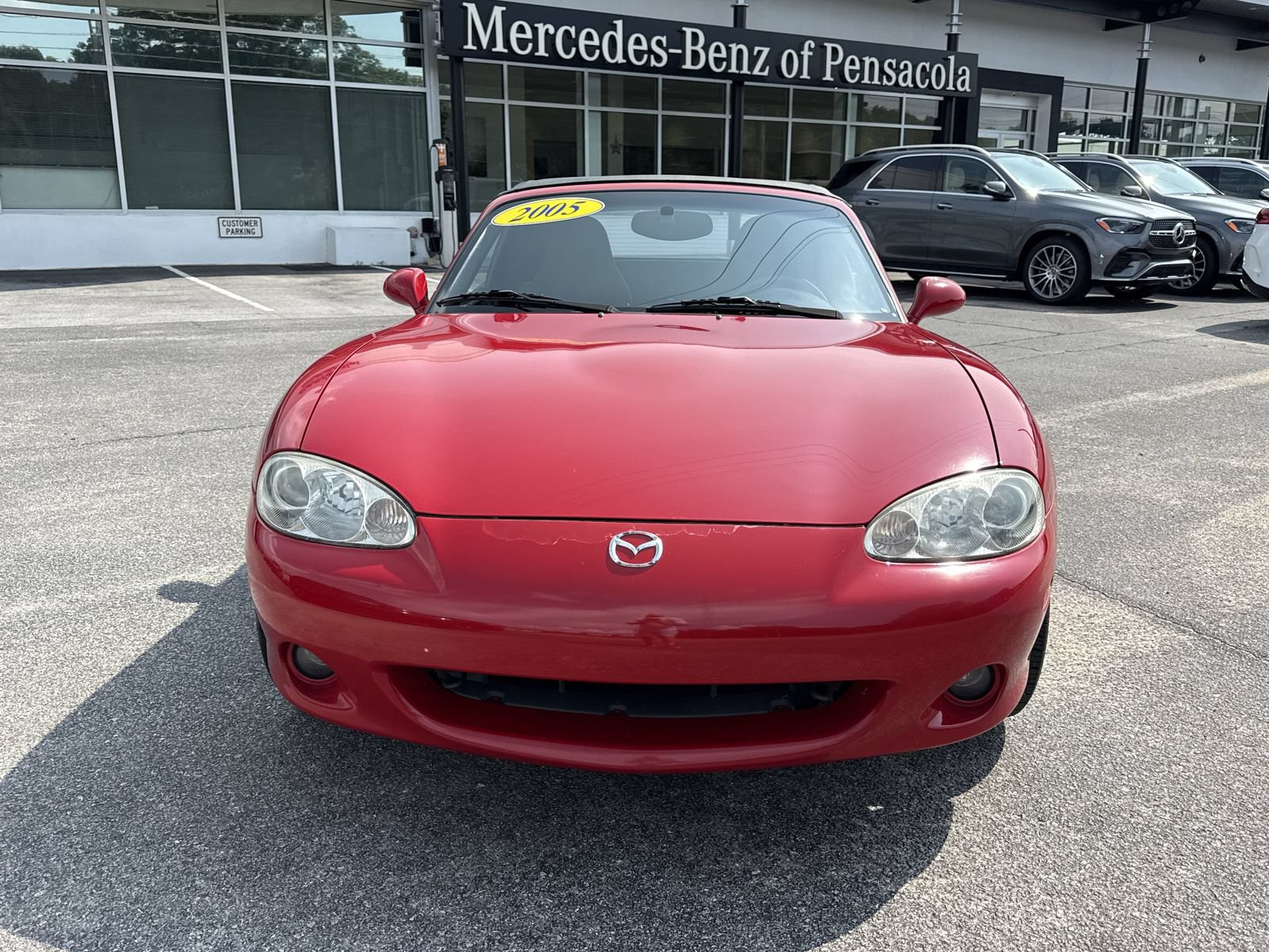 Used 2005 MAZDA MX-5 Miata w/ Convenience Pkg RWD image 8