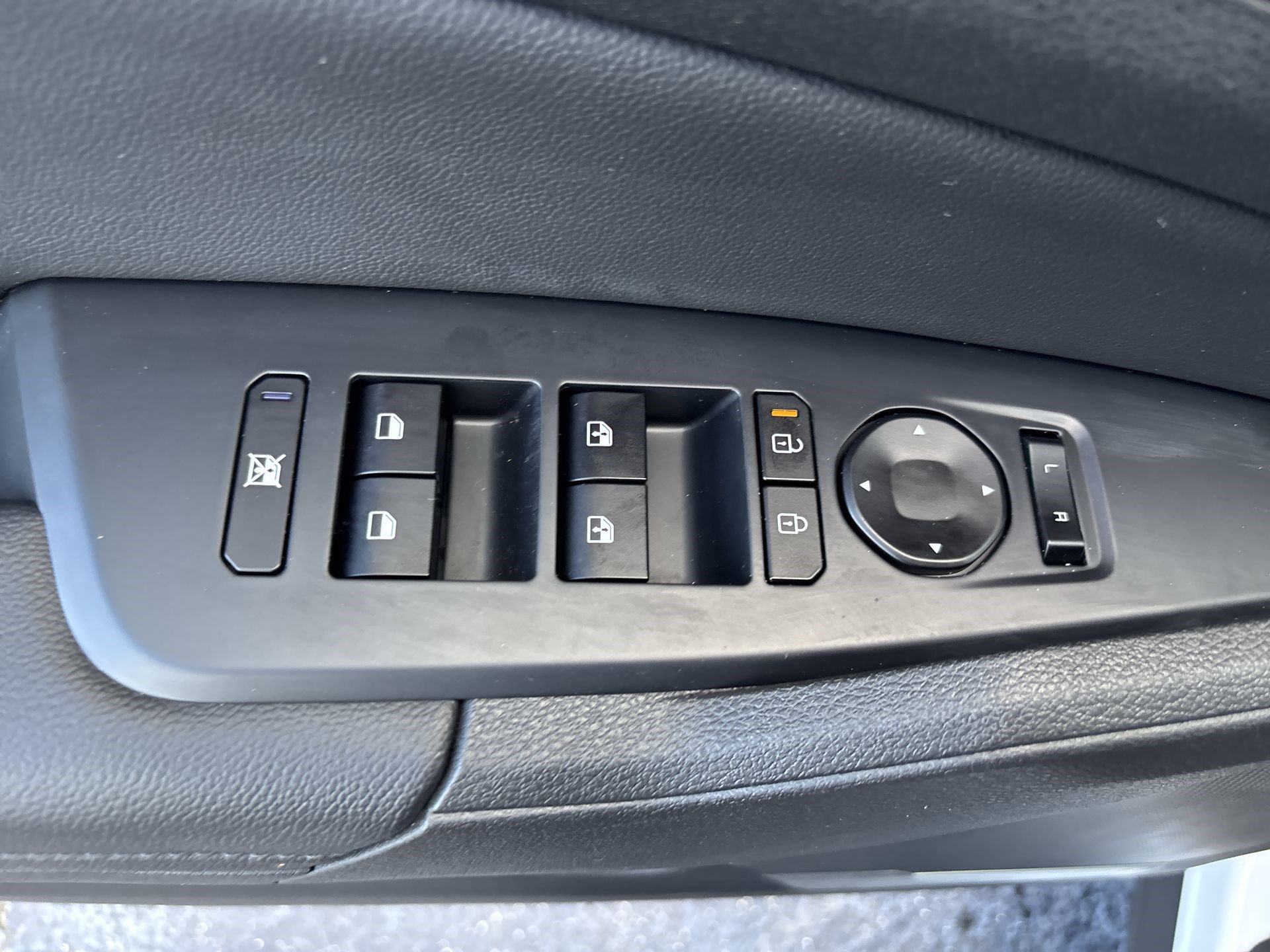 Used 2026 Kia Sportage X-Line w/ X-Line Premium Package AWD/4WD image 15