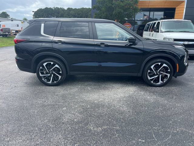 Used 2024 Mitsubishi Outlander SE Black Edition AWD/4WD image 2