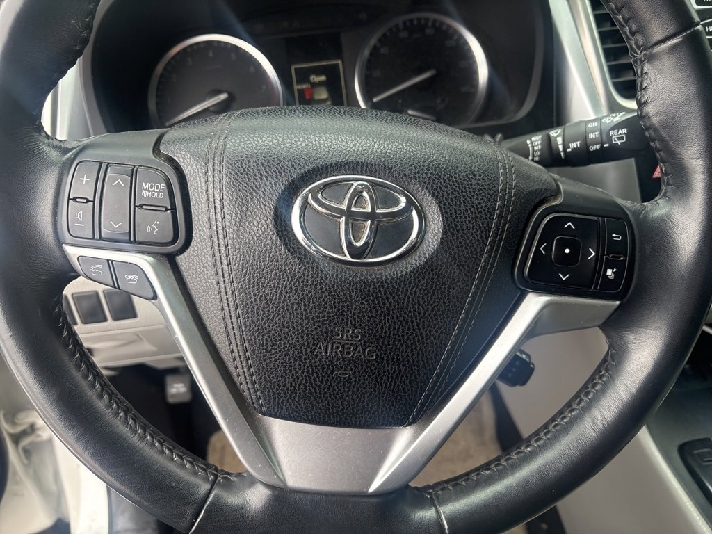 Used 2015 Toyota Highlander XLE image 23