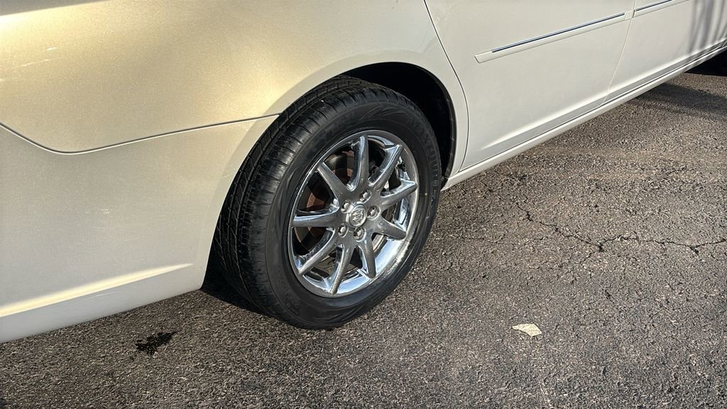 Used 2008 Buick Lucerne CXL w/ Driver Confidence Package image 8