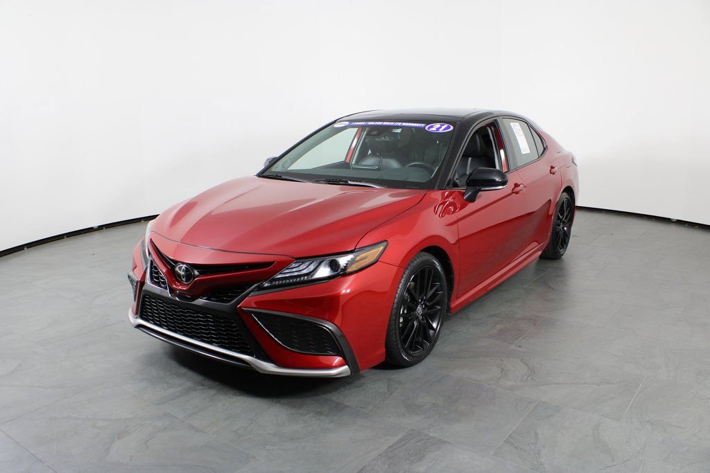 Used 2021 Toyota Camry XSE image 2