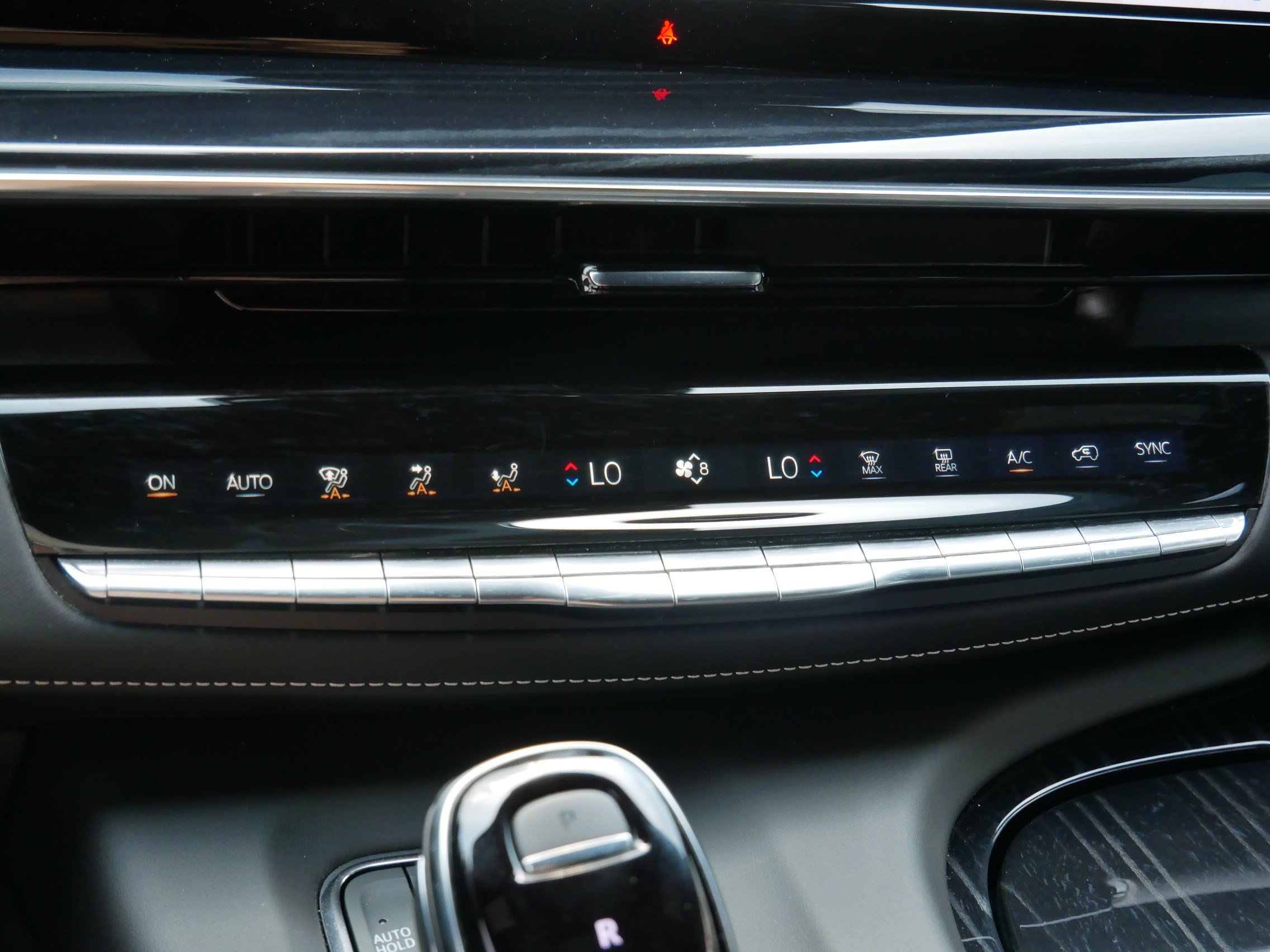 Certified 2024 Cadillac Escalade V w/ LPO, ONYX Package AWD/4WD image 23