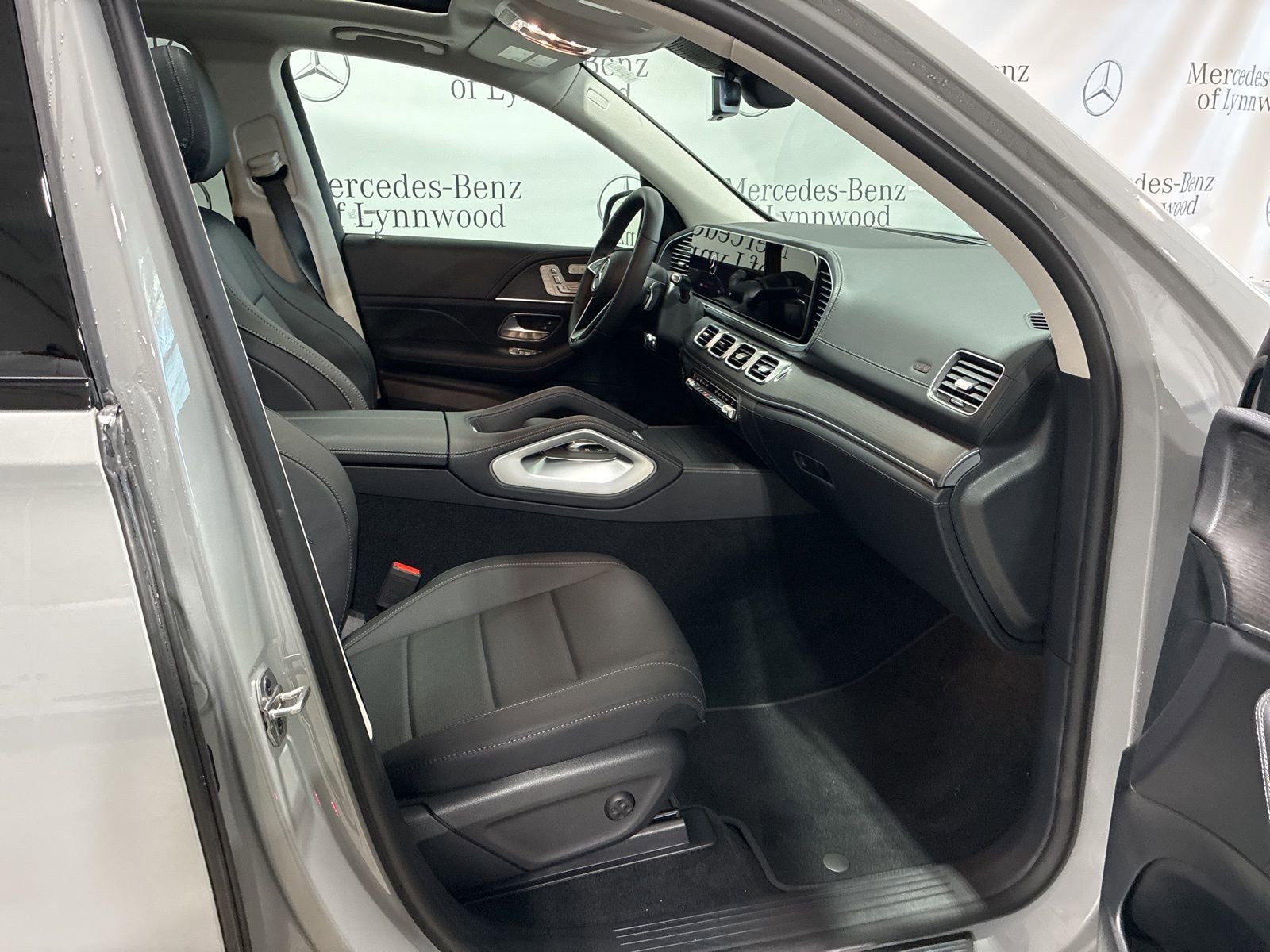 New 2026 Mercedes-Benz GLE 450 4MATIC image 11