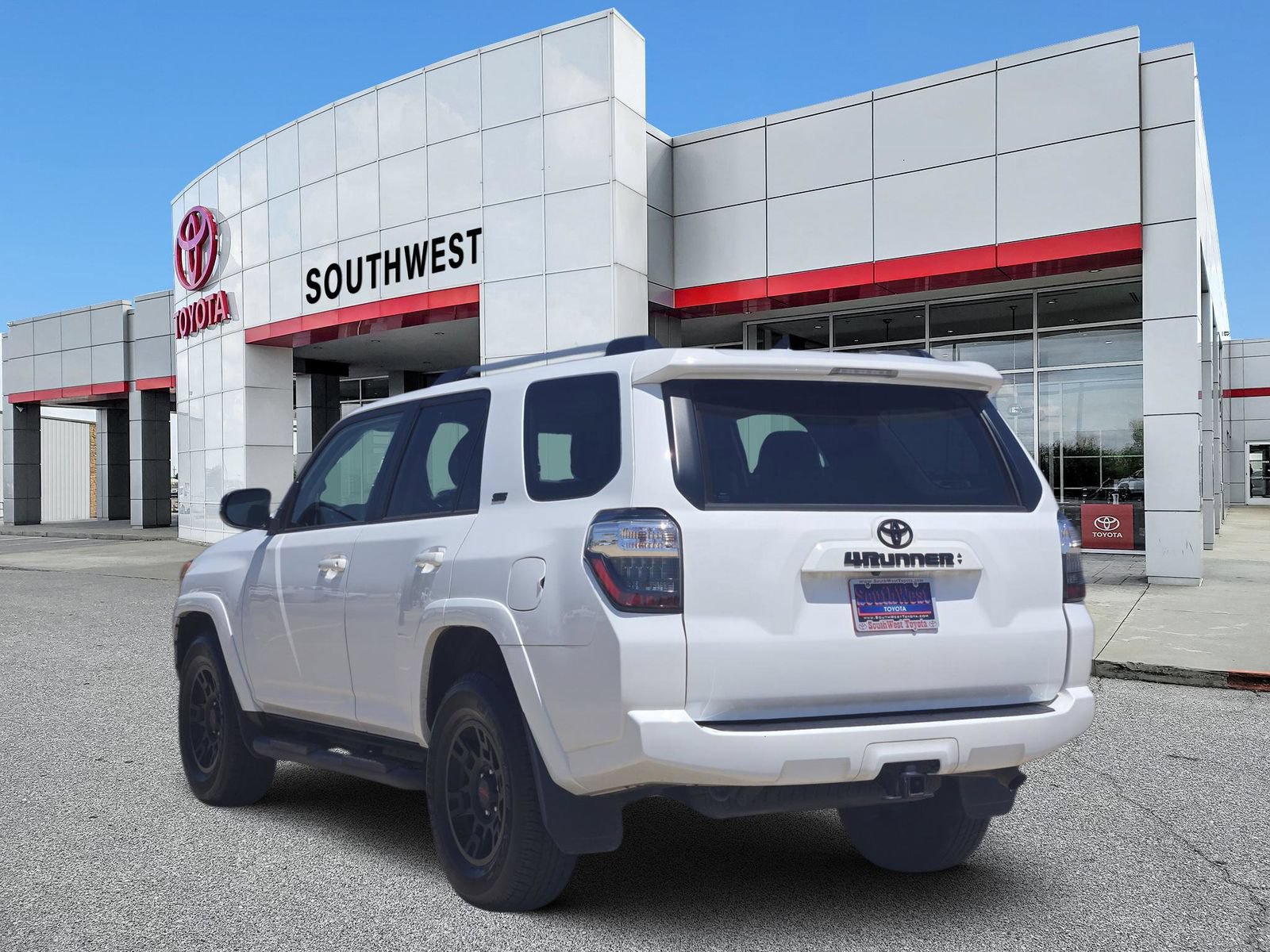 Used 2024 Toyota 4Runner SR5 RWD image 5