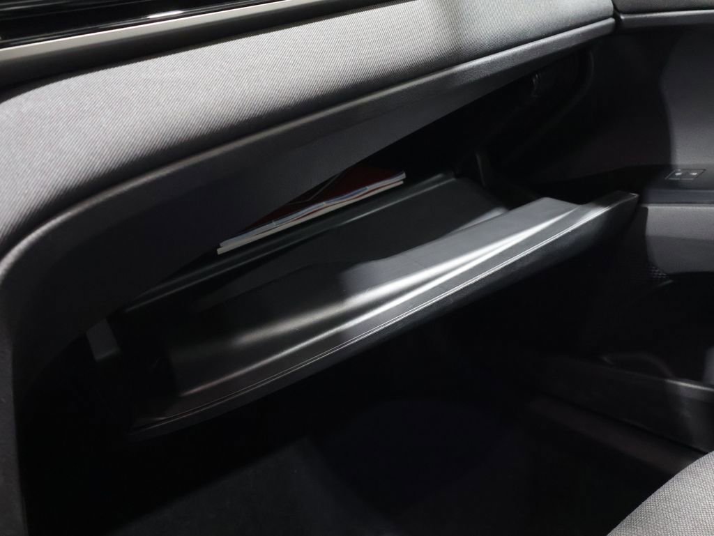 Used 2025 Toyota Camry LE image 29