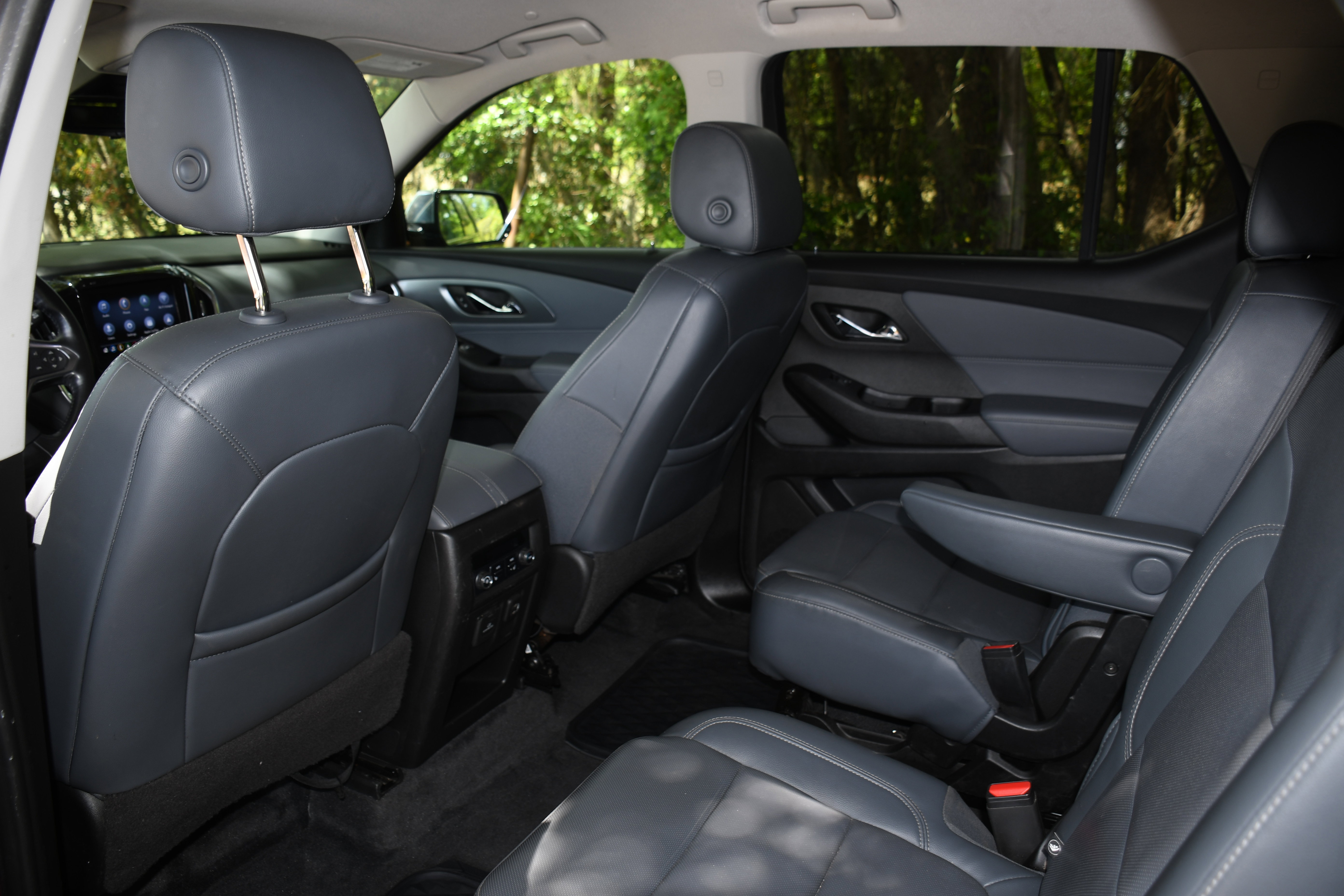 Used 2020 Chevrolet Traverse Premier FWD image 16
