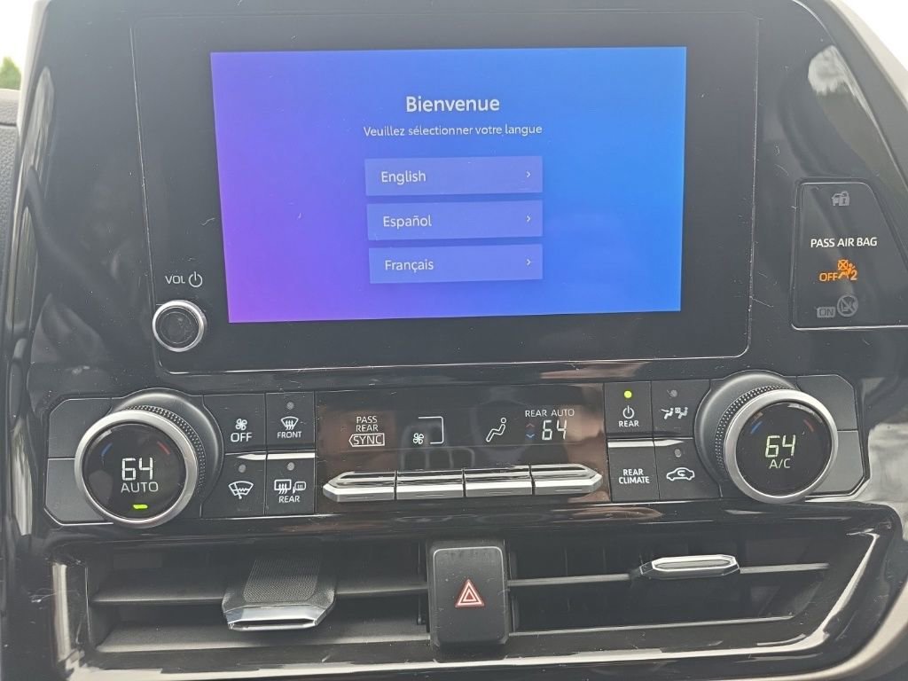 Used 2024 Toyota Highlander LE image 32