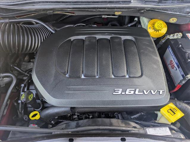 Used 2015 Chrysler Town & Country Touring image 23