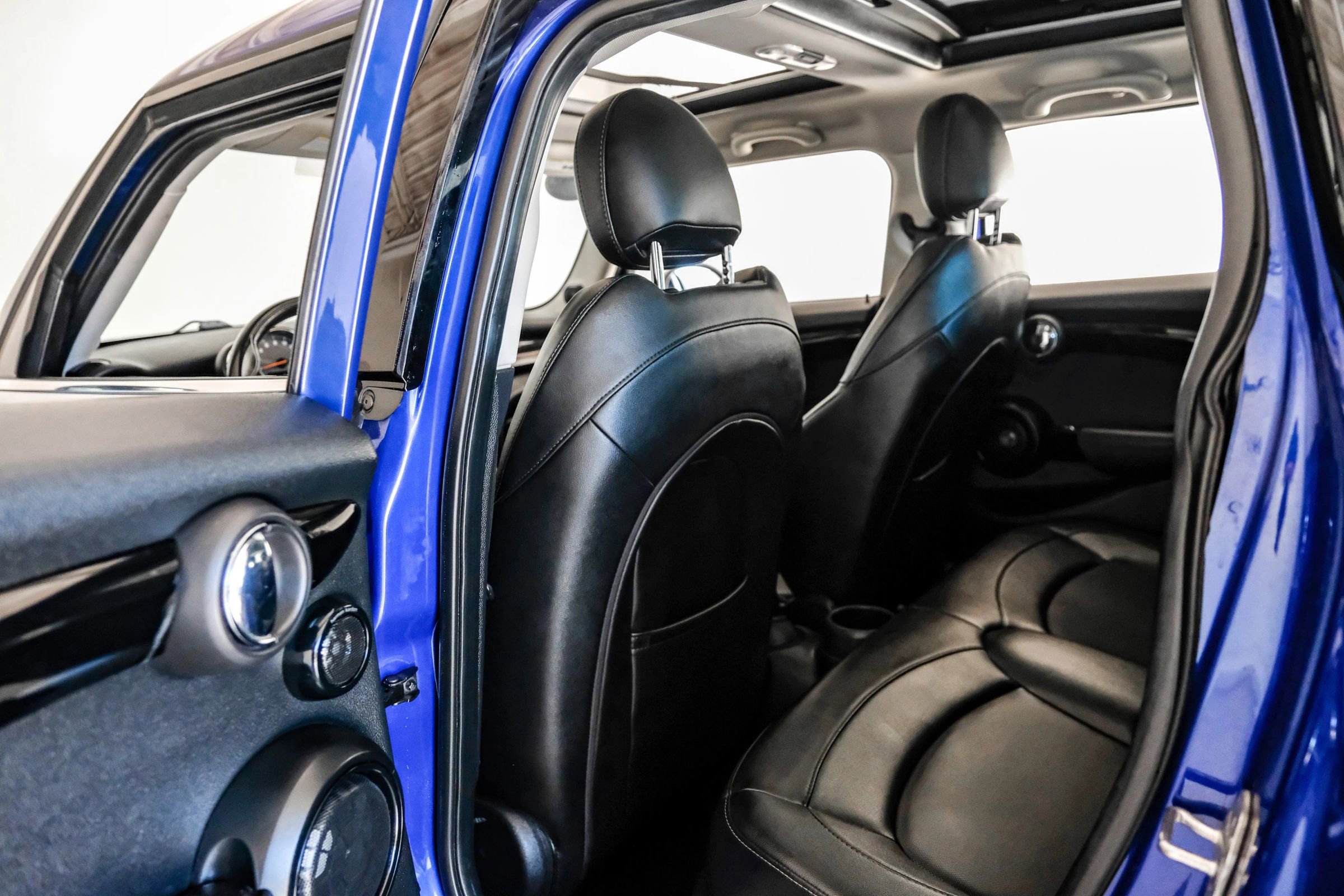 Used 2019 MINI Cooper S w/ Premium Package FWD image 29