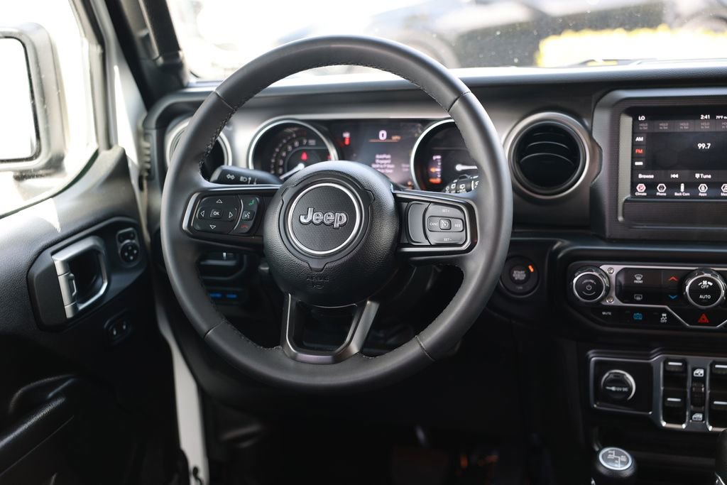 Used 2023 Jeep Wrangler Unlimited AWD/4WD image 27