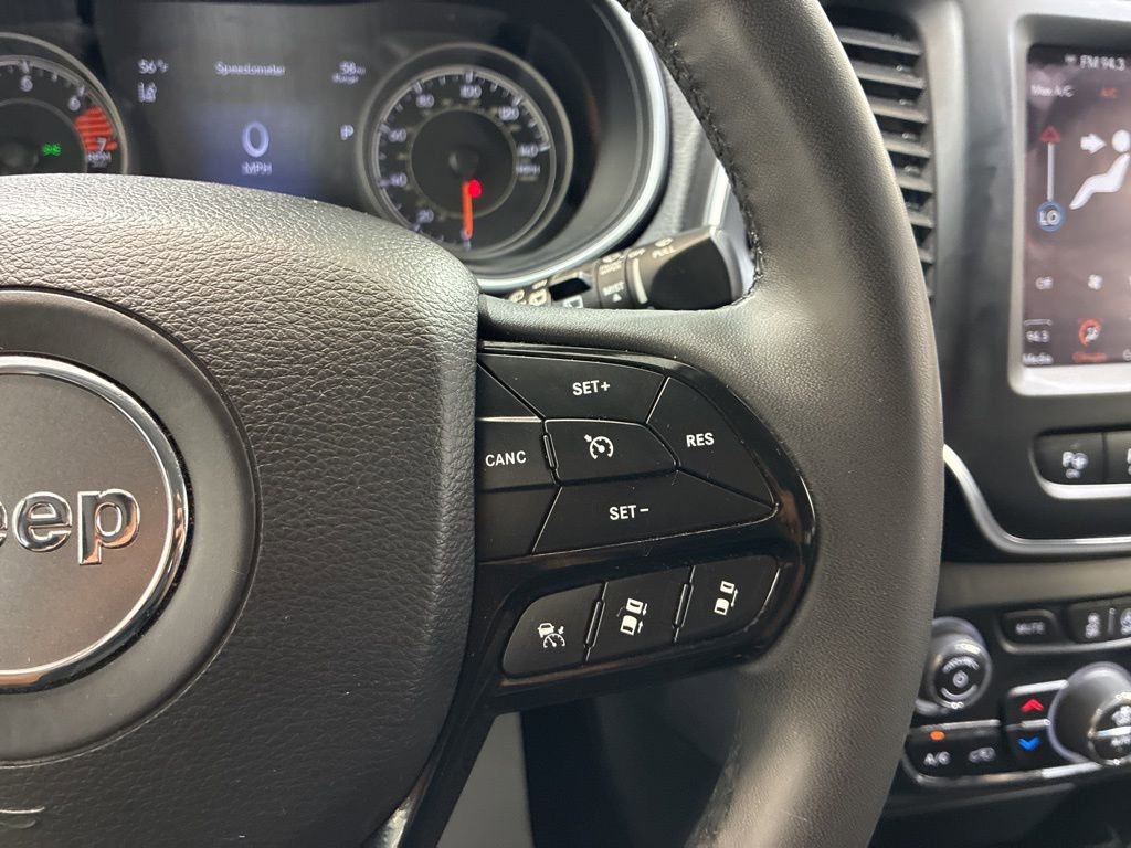 Used 2023 Jeep Cherokee Altitude Lux AWD/4WD image 30