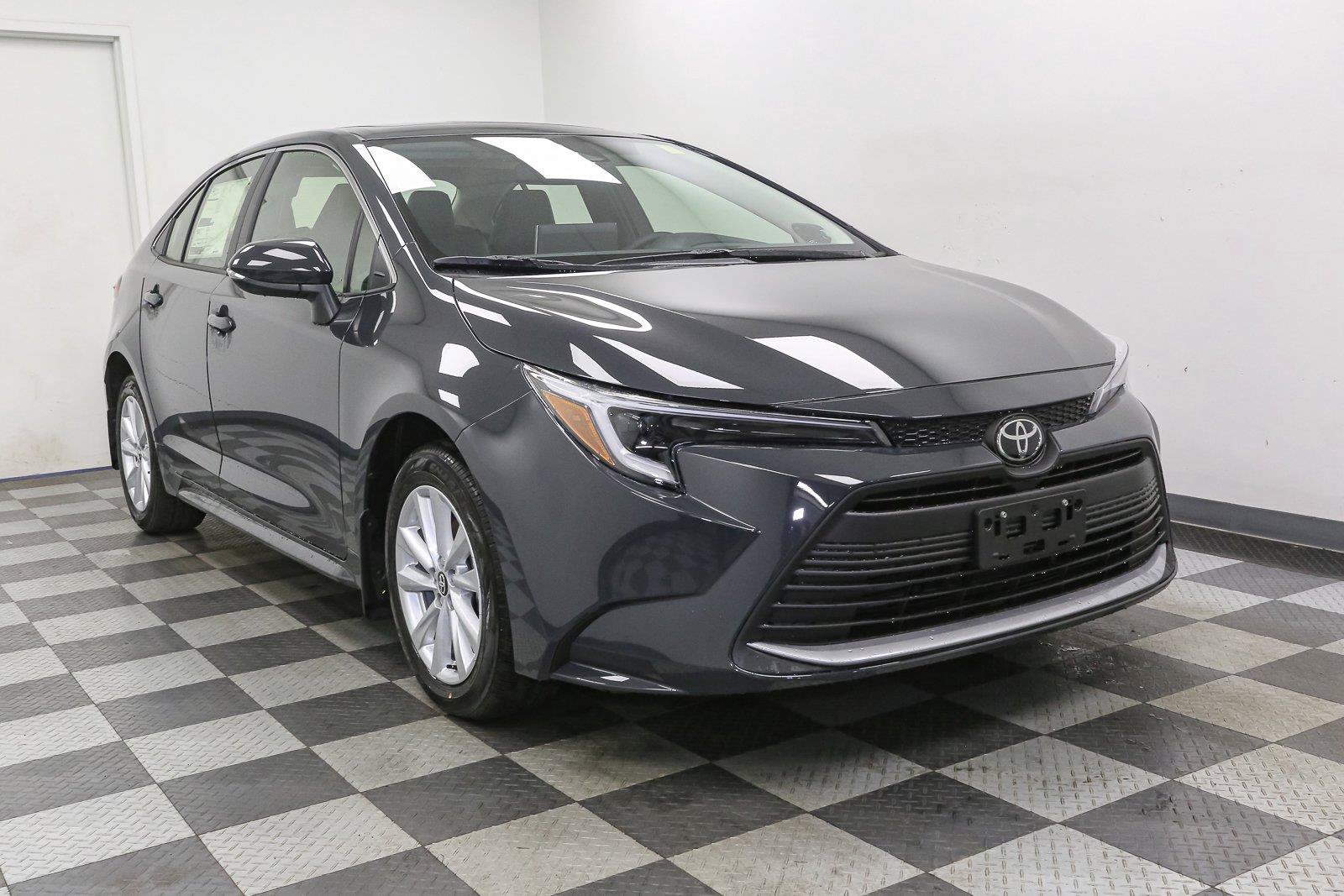 New 2027 Toyota Corolla XLE w/ Carpet Mat Package (TMS) FWD image 2