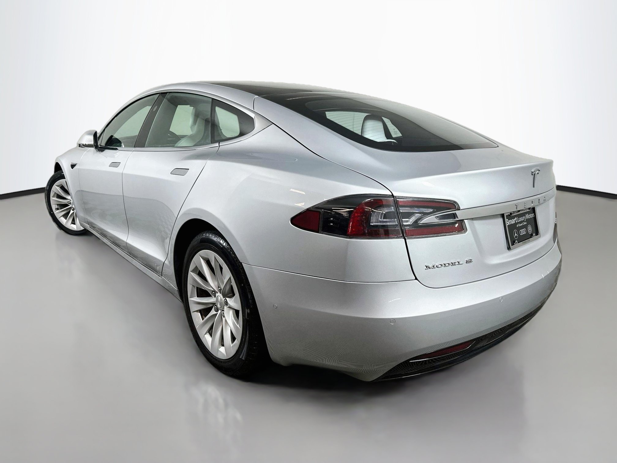 Used 2017 Tesla Model S 100D AWD/4WD image 5