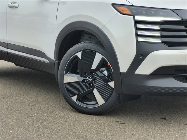 New 2026 Nissan Kicks SR w/ Cold Weather Package image 2