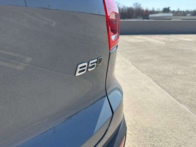 Certified 2023 Volvo XC40 B5 Ultimate w/ Climate Package image 39