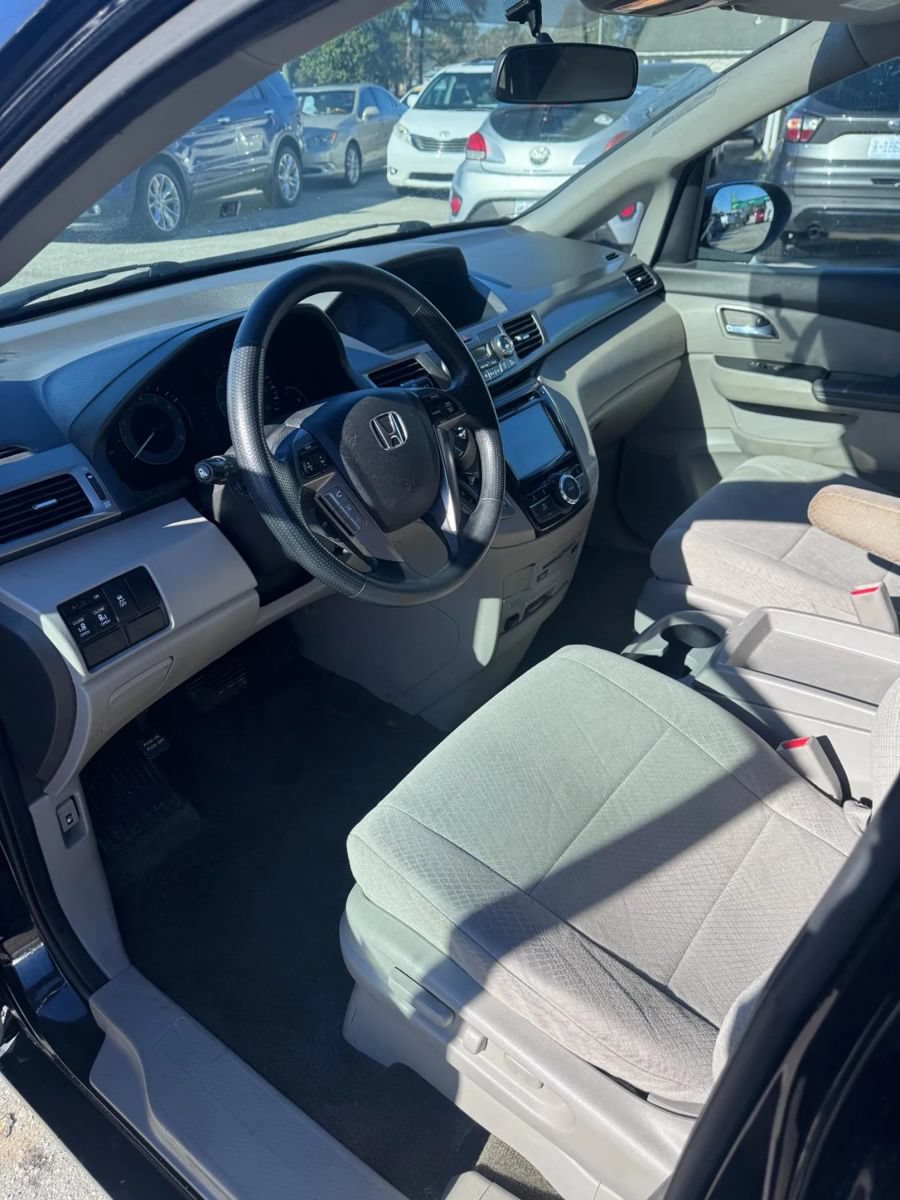 Used 2016 Honda Odyssey SE image 9