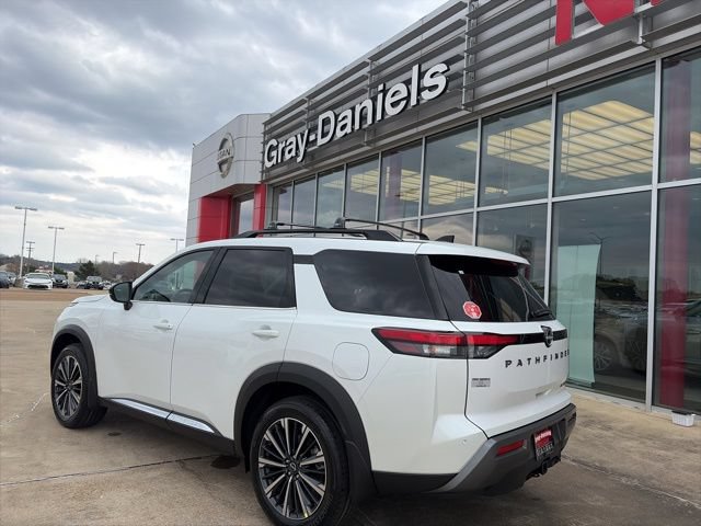 New 2026 Nissan Pathfinder Platinum w/ Cargo Package FWD video 2