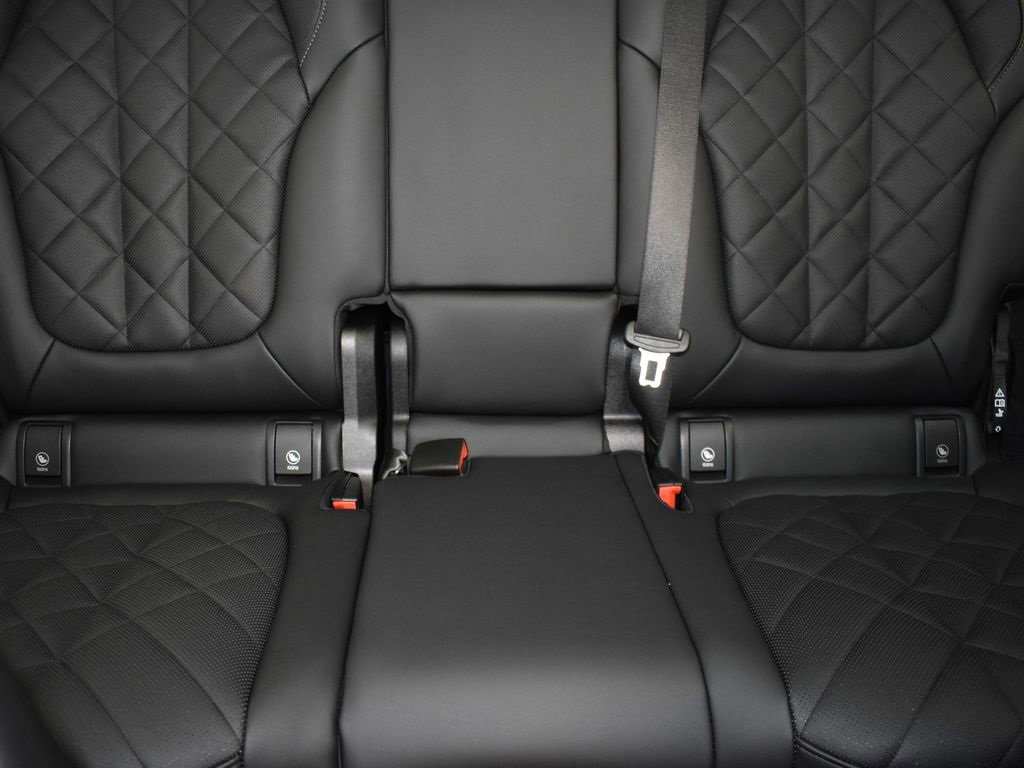 New 2026 BMW X7 xDrive40i w/ Executive Package image 29