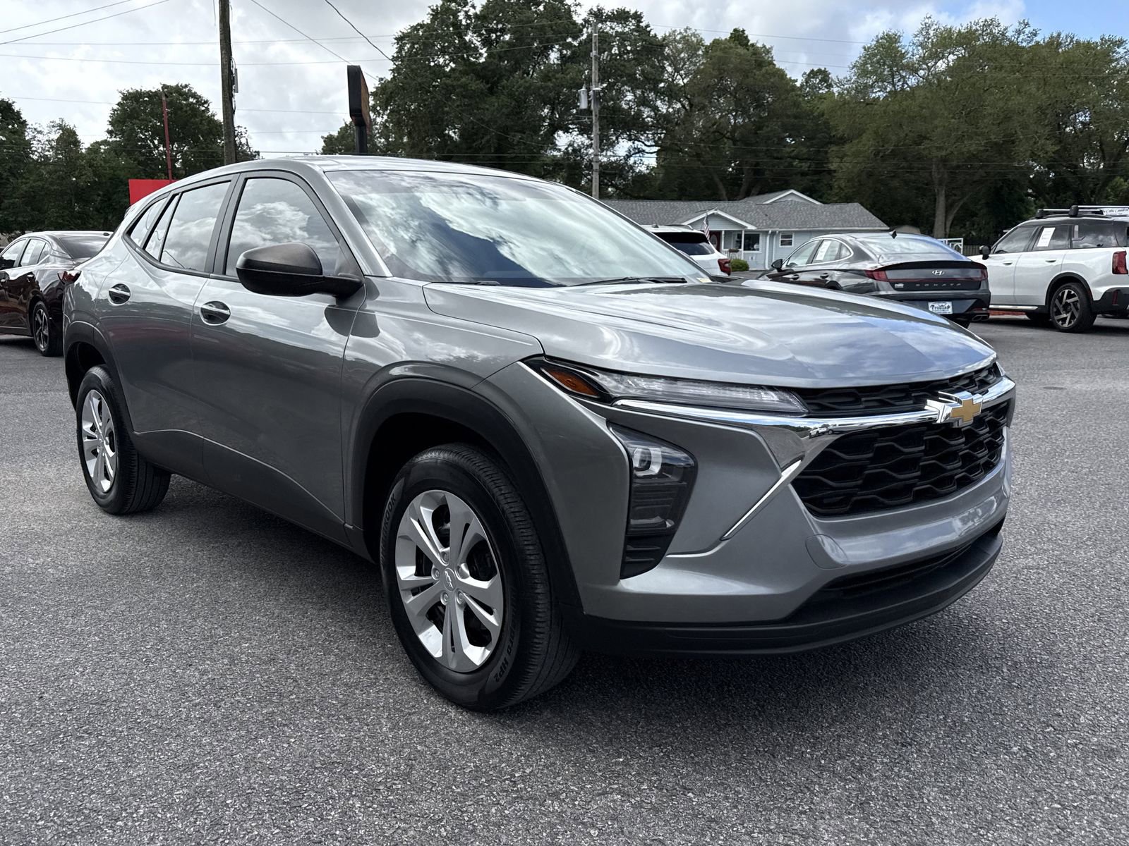 Used 2024 Chevrolet Trax LS w/ Driver Confidence Package FWD image 7