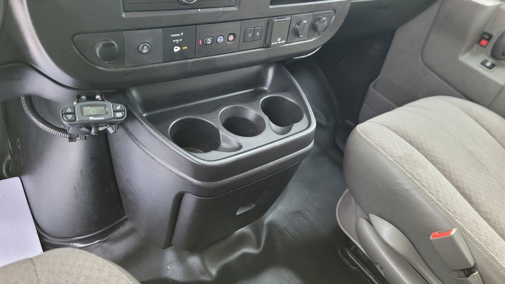 Used 2019 Chevrolet Express 2500 Extended image 22
