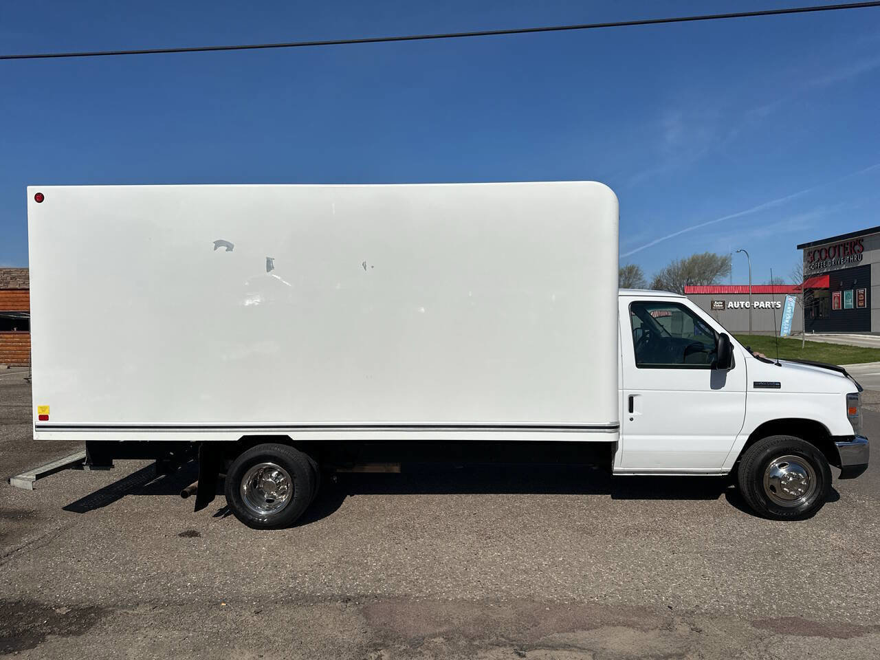Used 2017 Ford E-350 and Econoline 350 Super Duty w/ Exterior Upgrade Package image 5