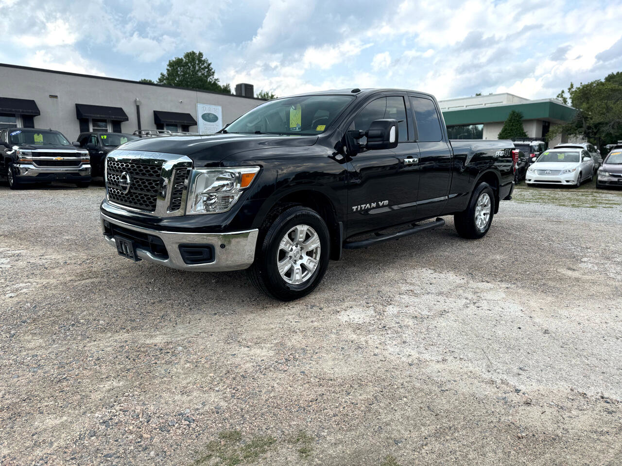 Used 2018 Nissan Titan SV w/ SV Convenience Package