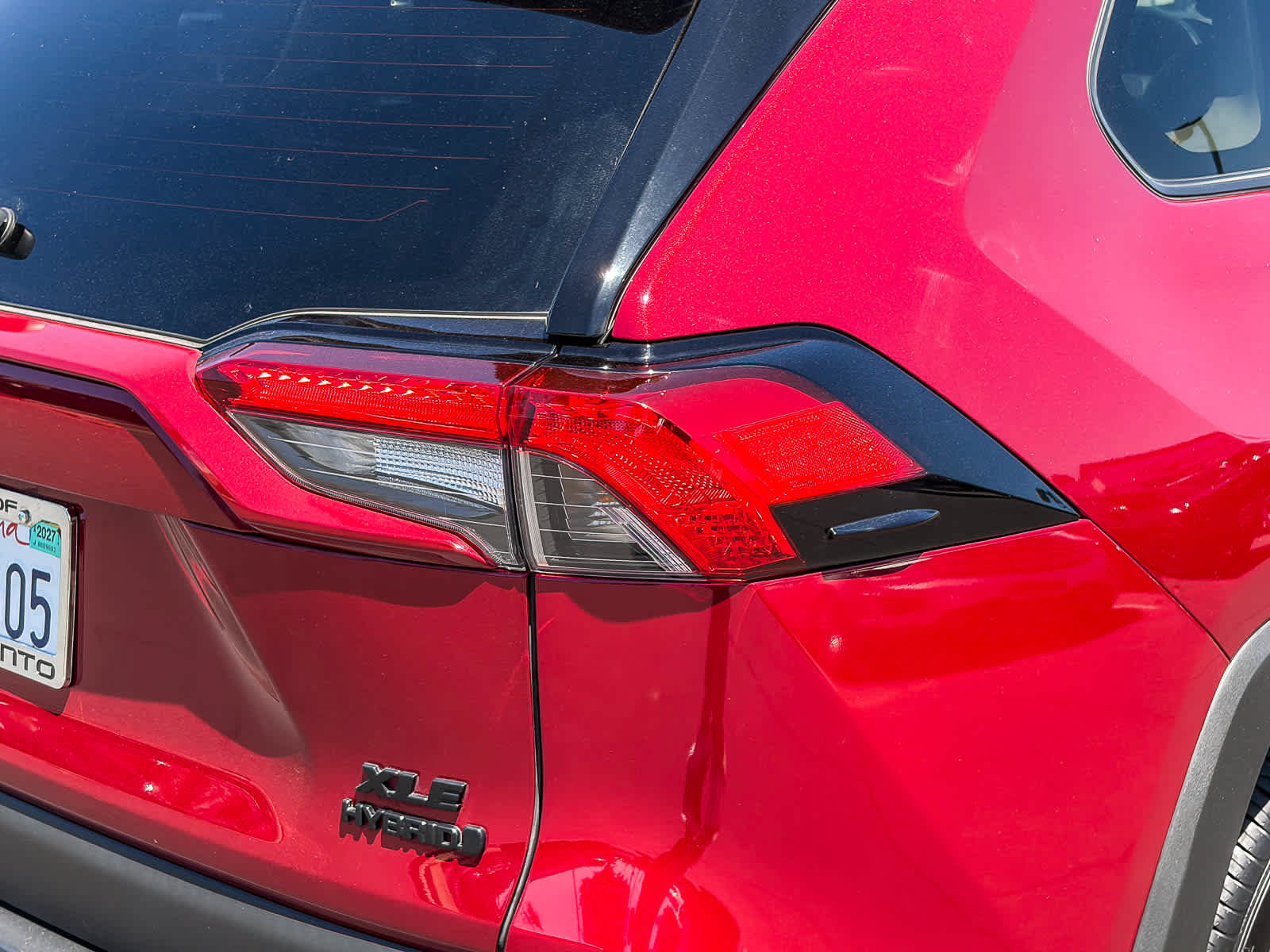 Used 2022 Toyota RAV4 XLE Premium AWD/4WD image 6