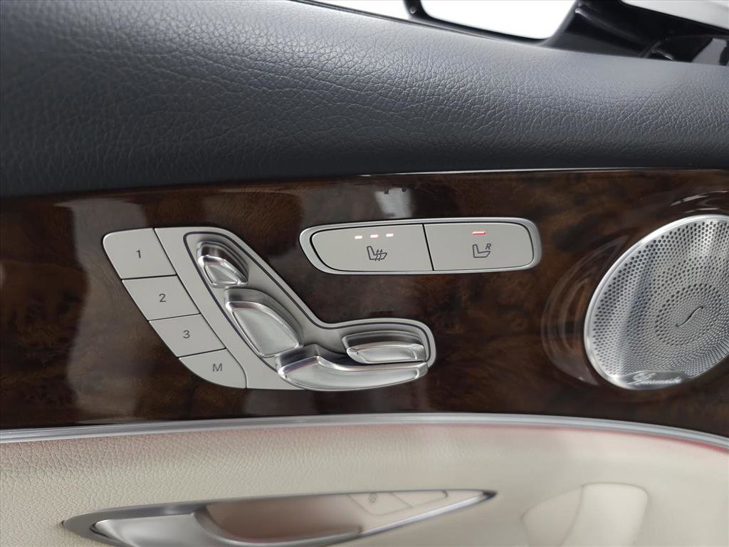 Used 2017 Mercedes-Benz E 300 4MATIC image 12