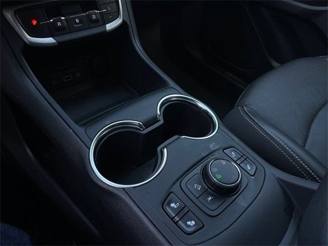 Used 2024 GMC Terrain SLT image 17